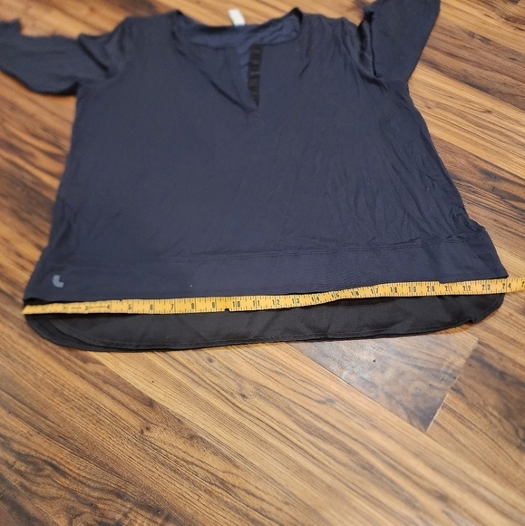 Lolë modal v-neck short-sleeved blouse - Picture 7 of 7